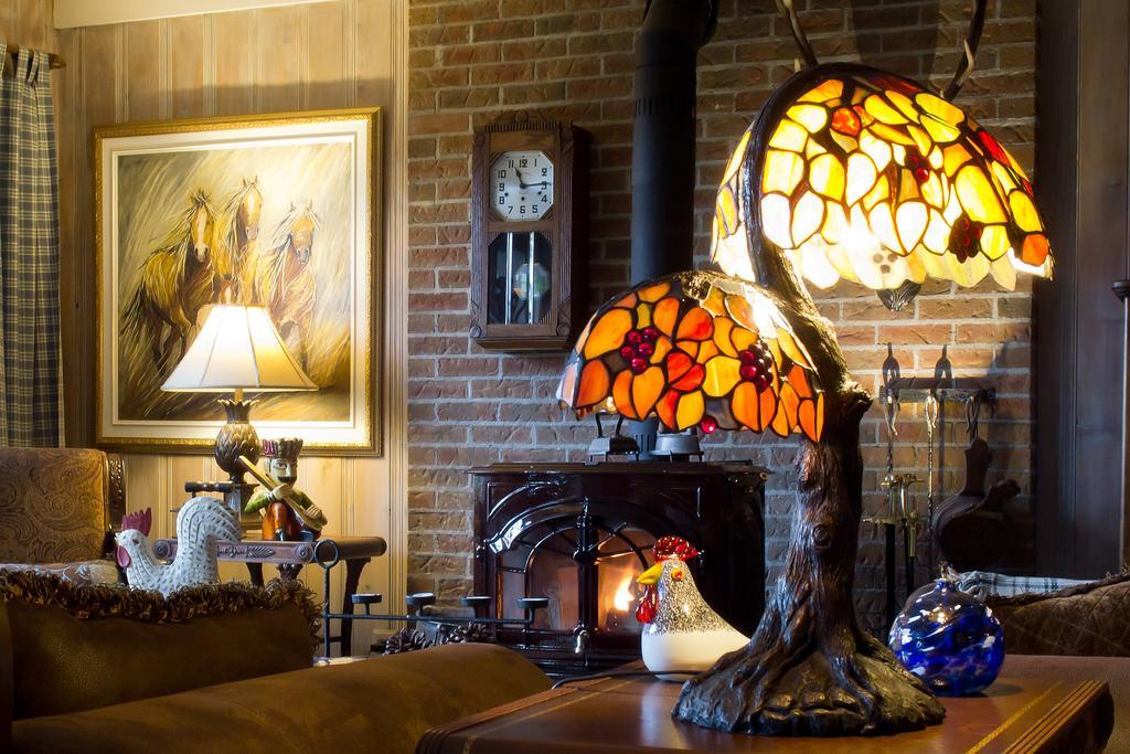 Le Petit Clocher Gite Touristique B & B サン・ソヴェ－ル・デ・モン エクステリア 写真