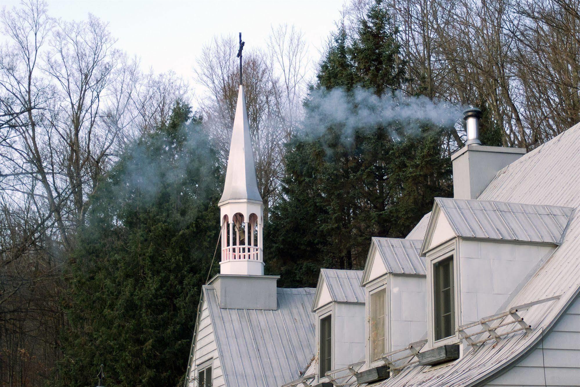Le Petit Clocher Gite Touristique B & B サン・ソヴェ－ル・デ・モン エクステリア 写真