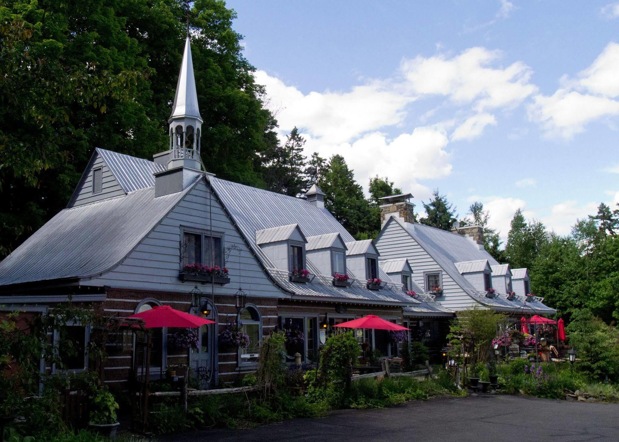 Le Petit Clocher Gite Touristique B & B サン・ソヴェ－ル・デ・モン エクステリア 写真