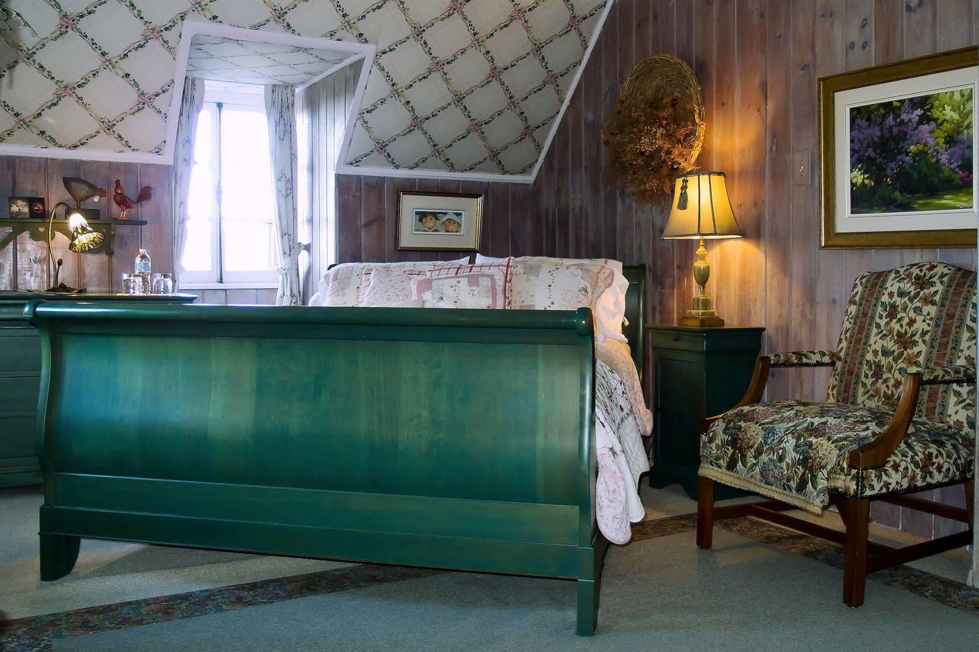 Le Petit Clocher Gite Touristique B & B サン・ソヴェ－ル・デ・モン エクステリア 写真